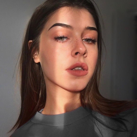 emma_clove